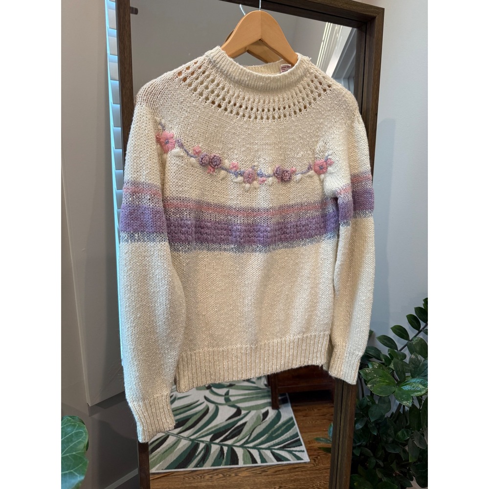 Vintage Country Craft Cream Purple Pink Floral Knit Sweater Size L Grandma Chic